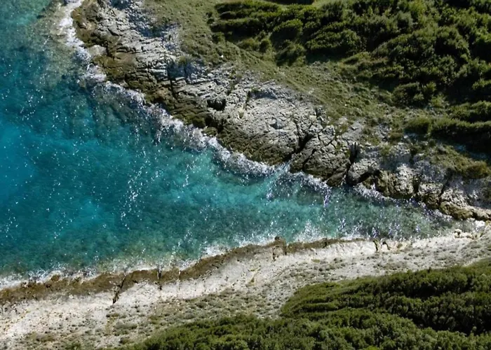 Apartment In Near Bijeca *